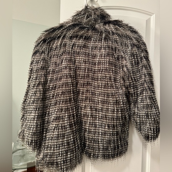 Fur jacket - Picture 4 of 5